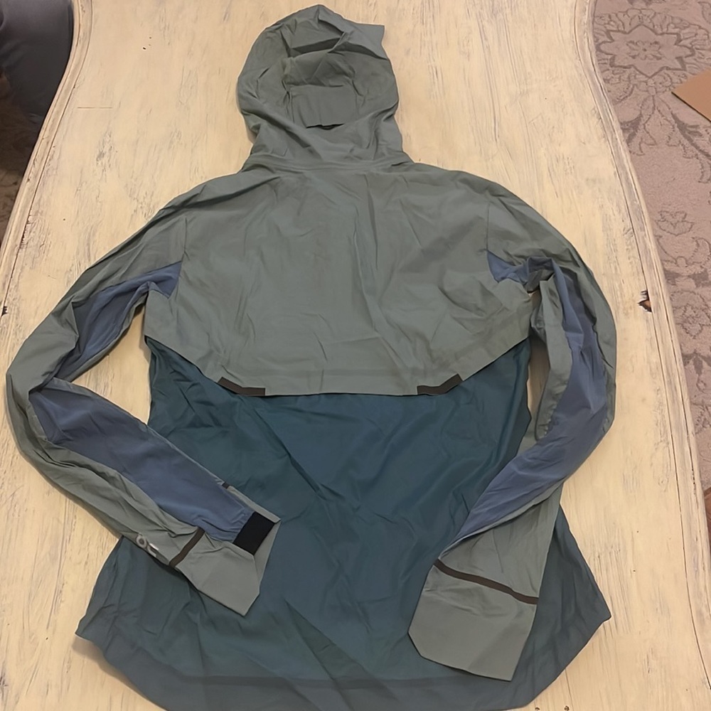 On Running Weather Jacket - Picture 6 of 6